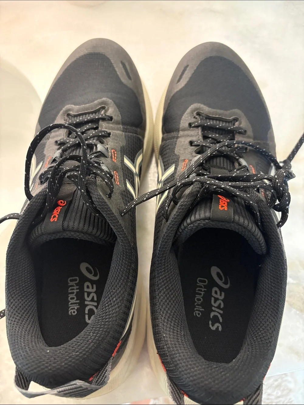 ASICS Men's Black Running Shoes gel-venture 11 size 10.5